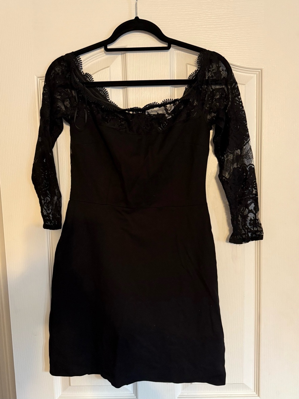 BB Dakota Black Lace Long Sleeve Scoop Neck Dress